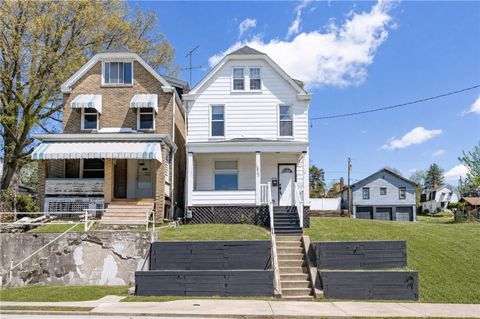 Photo of 1312 Woodmont Ave, New Kensington, PA 15068 (MLS # 1762892)