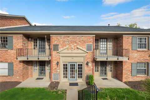 1010 Chatham Park Dr J Scott Twp PA 15216