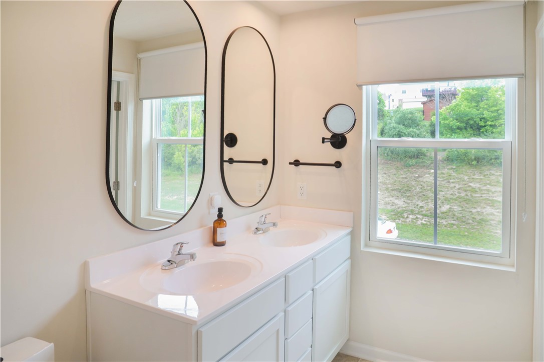 South Park, Pennsylvania 15129, United States, 4 Bedrooms Bedrooms, ,3 BathroomsBathrooms,Residential,Active,150080