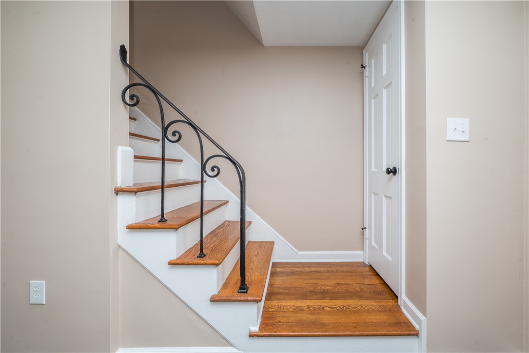 Mt. Lebanon, Pennsylvania 15243, United States, 3 Bedrooms Bedrooms, ,2 BathroomsBathrooms,Residential,Active,1462