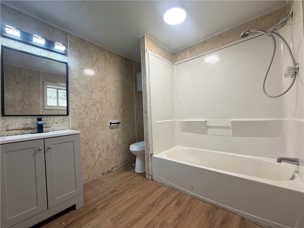 754 N Sharpsville