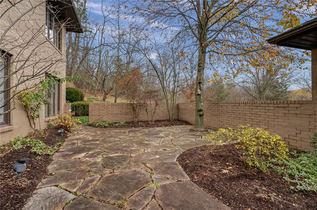 11 Woodbrook Dr