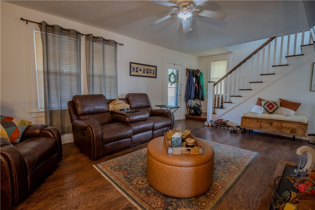 327 N Eighty Eight Rd