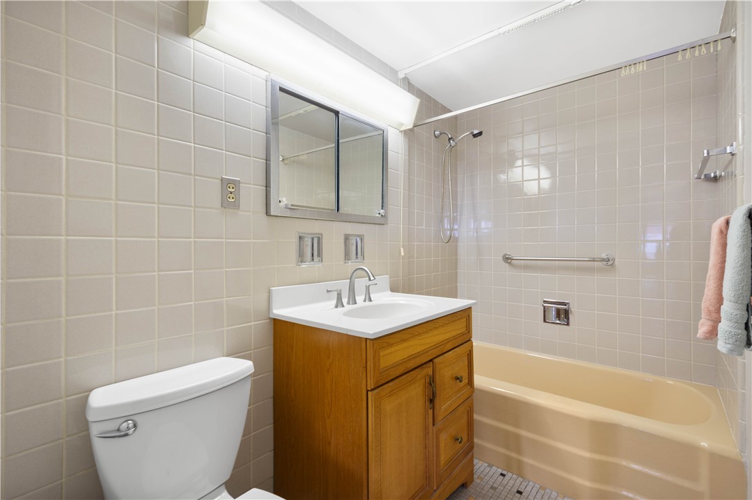 552 N Neville St #64 St, Oakland, Pennsylvania image 16