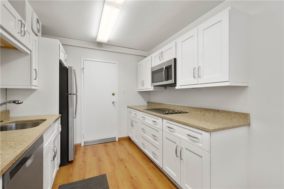 552 N Neville St #64 St, Oakland, Pennsylvania image 8
