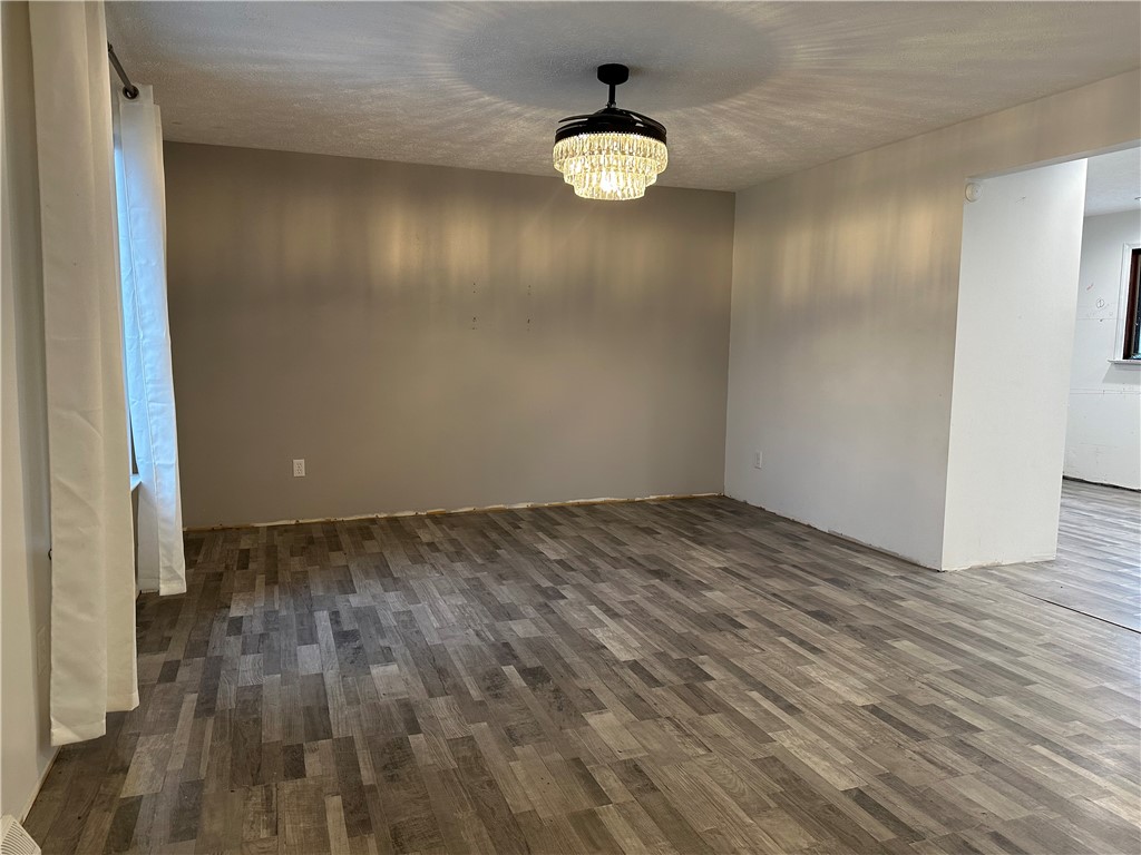 Bethel Park, Pennsylvania 15102, United States, 4 Bedrooms Bedrooms, ,3 BathroomsBathrooms,Residential,Contingent,252676