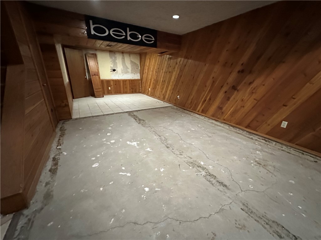 Bethel Park, Pennsylvania 15102, United States, 4 Bedrooms Bedrooms, ,3 BathroomsBathrooms,Residential,Contingent,252676