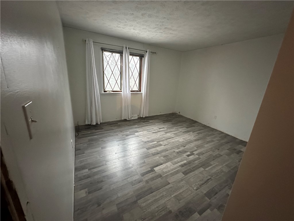 Bethel Park, Pennsylvania 15102, United States, 4 Bedrooms Bedrooms, ,3 BathroomsBathrooms,Residential,Contingent,252676