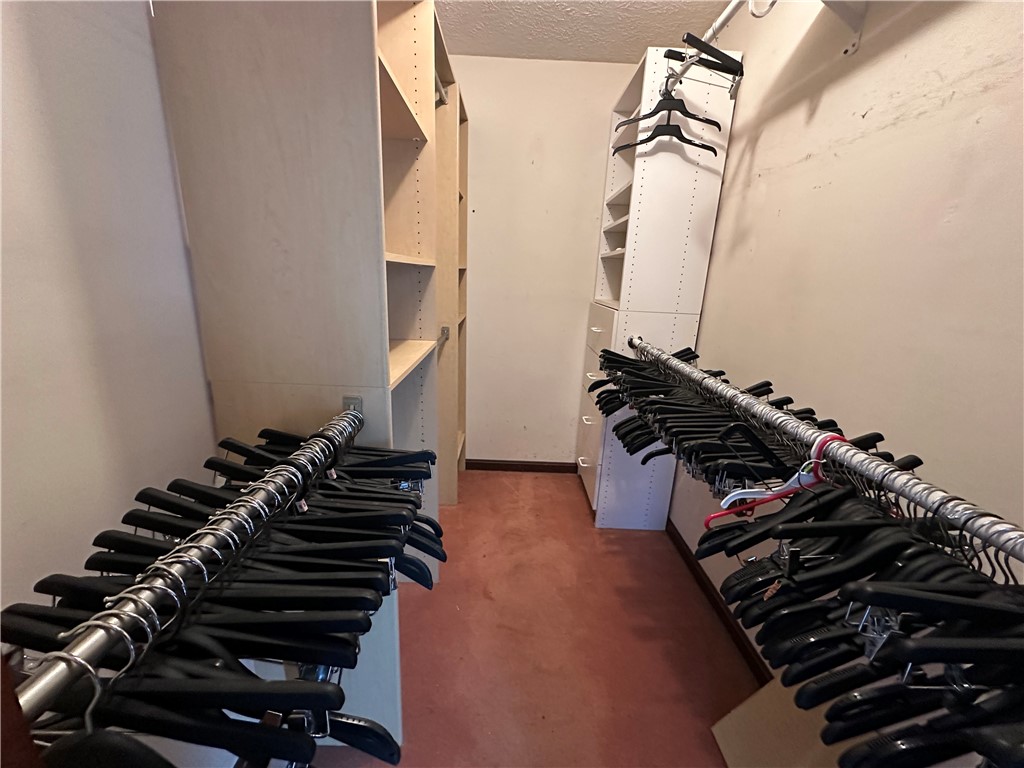 Bethel Park, Pennsylvania 15102, United States, 4 Bedrooms Bedrooms, ,3 BathroomsBathrooms,Residential,Contingent,252676