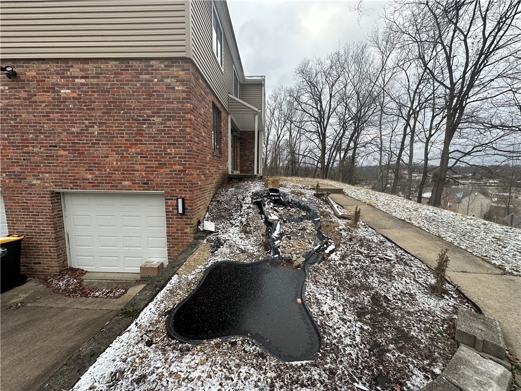 Bethel Park, Pennsylvania 15102, United States, 4 Bedrooms Bedrooms, ,3 BathroomsBathrooms,Residential,Contingent,252676