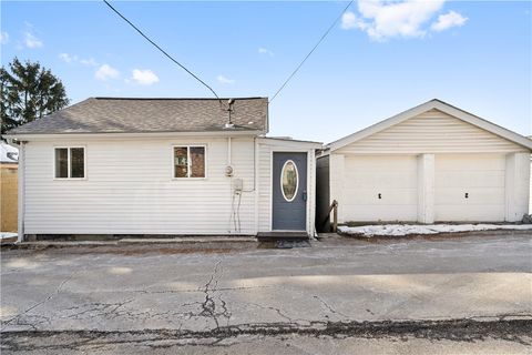 Photo of 733 Peach, Glassport, PA 15045 (MLS # 1738556)