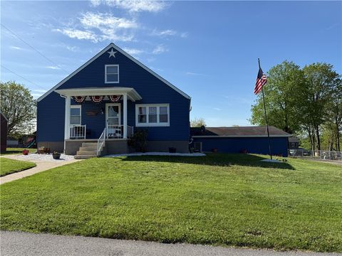 5 Beach St Centerville PA 15358