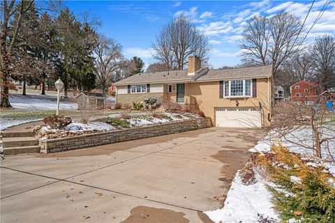 Photo of 114 Orchard Hilands Dr, Venetia, PA 15367 (MLS # 1741445)