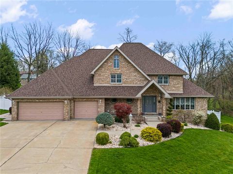 Photo of 612 James Dr, Rostraver, PA 15012 (MLS # 1748322)