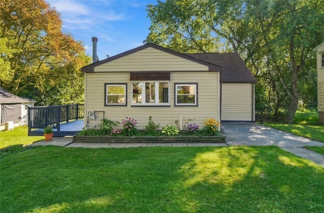 430 Cottage Ln