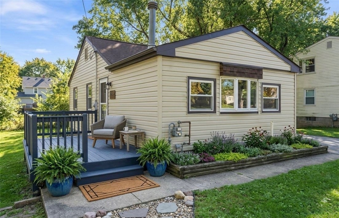 430 Cottage Ln