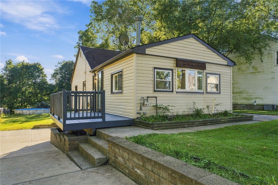 430 Cottage Ln