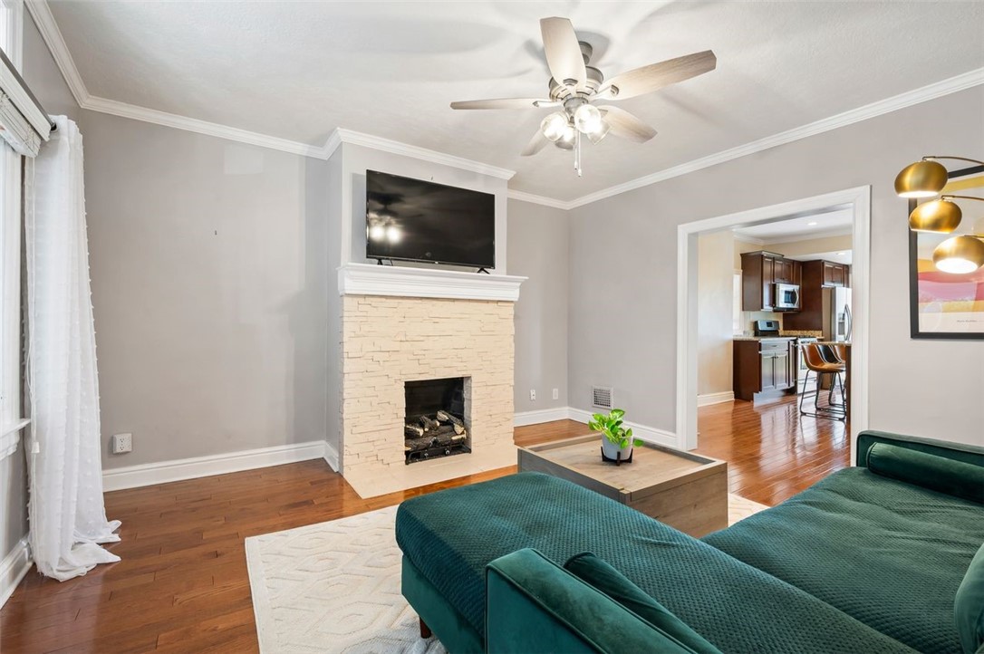 137 E Sycamore