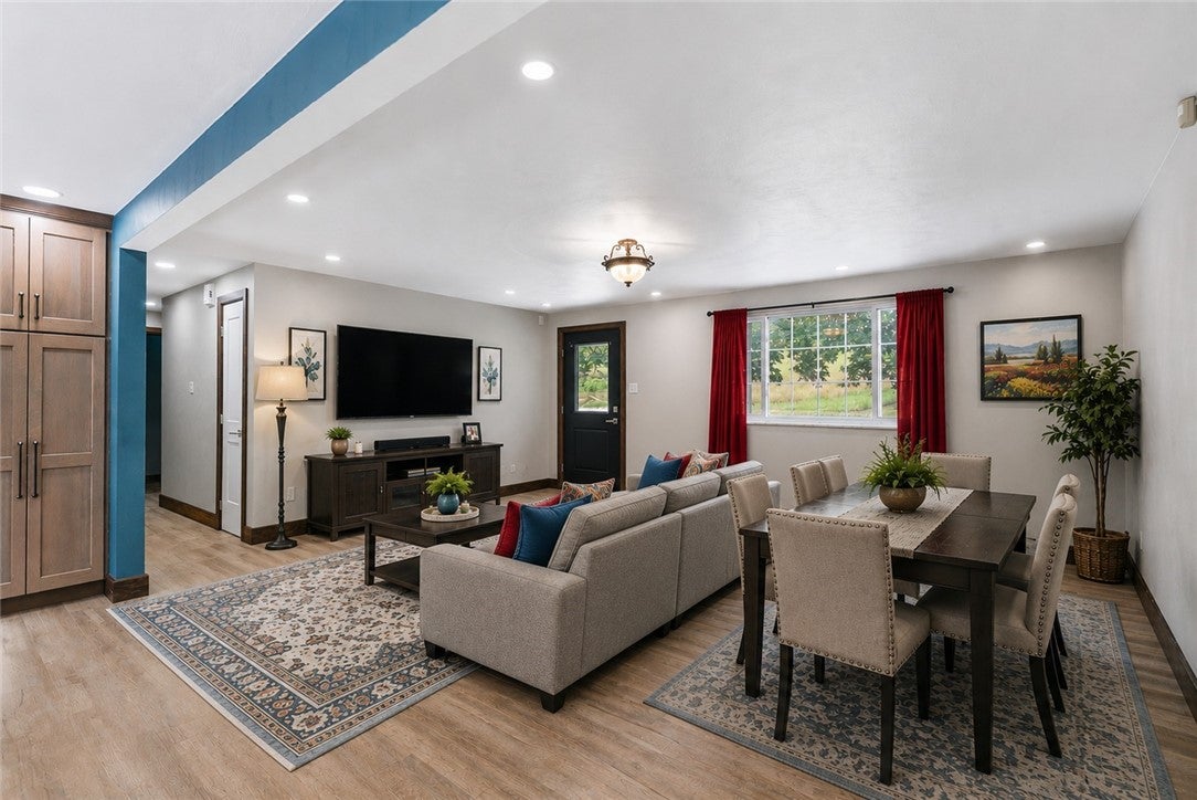 565 1/2 Fleming Road