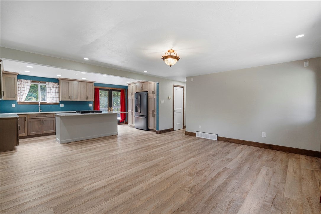 565 1/2 Fleming Road