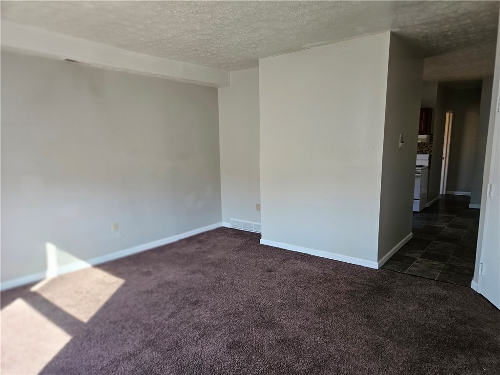 Swissvale, Pennsylvania 15218, United States, 1 Bedroom Bedrooms, ,1 BathroomBathrooms,Residential,Active,37344
