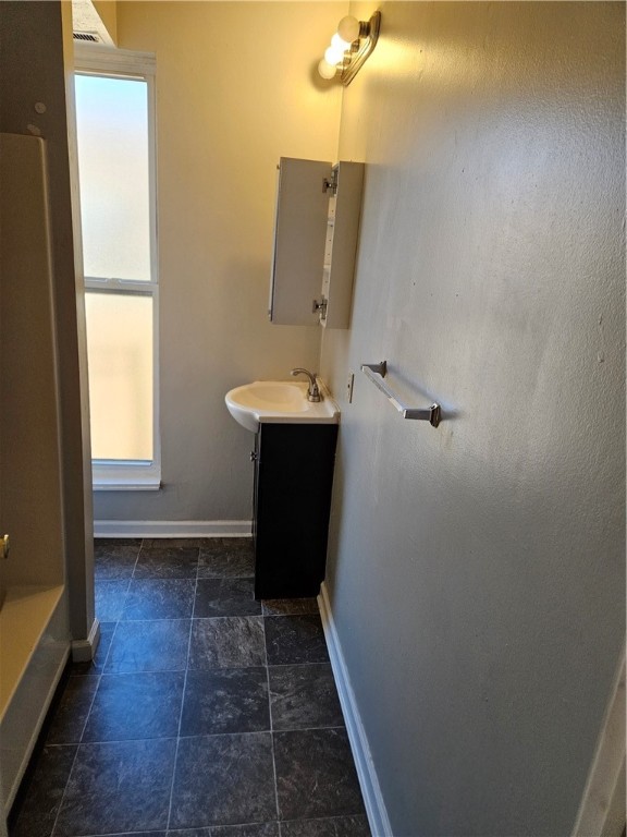 Swissvale, Pennsylvania 15218, United States, 1 Bedroom Bedrooms, ,1 BathroomBathrooms,Residential,Active,37344