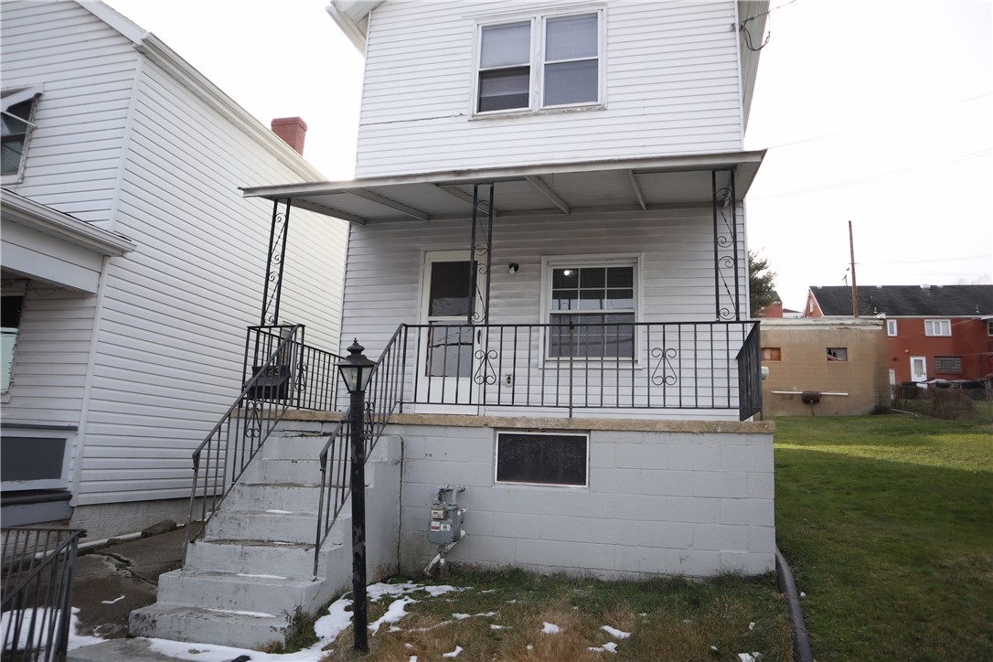 Photo 1 of 25 — 823 Crest Ave, Charleroi Boro, PA 15022