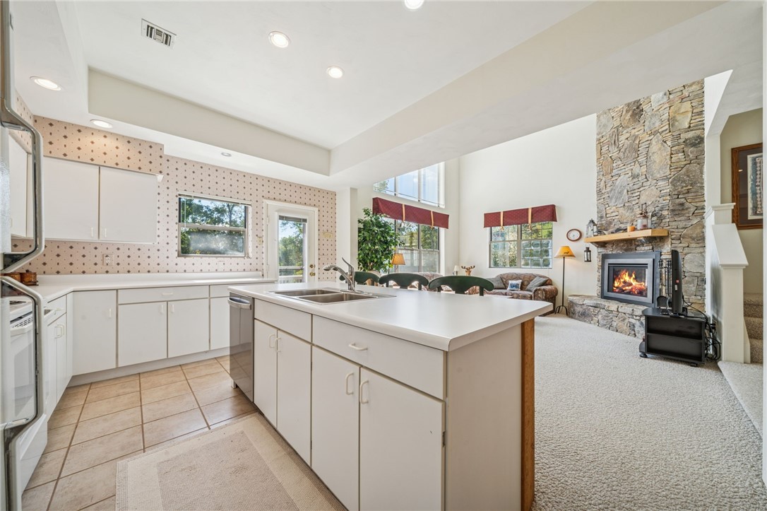 Seven Springs Resort, Pennsylvania 15622, United States, 3 Bedrooms Bedrooms, ,3 BathroomsBathrooms,Residential,Pending,210215