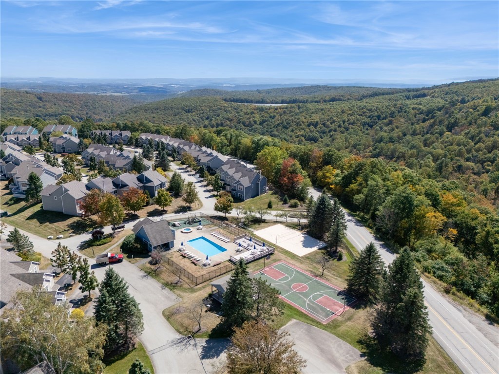 Seven Springs Resort, Pennsylvania 15622, United States, 3 Bedrooms Bedrooms, ,3 BathroomsBathrooms,Residential,Pending,210215