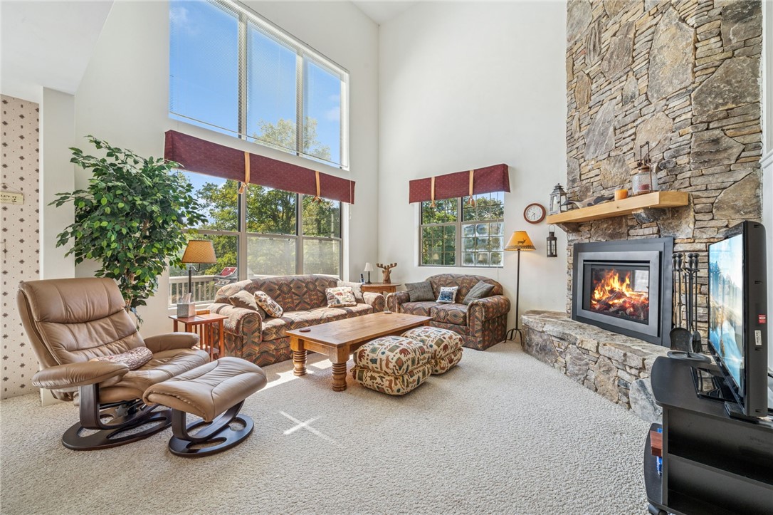 Seven Springs Resort, Pennsylvania 15622, United States, 3 Bedrooms Bedrooms, ,3 BathroomsBathrooms,Residential,Pending,210215