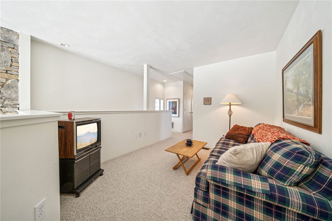 Seven Springs Resort, Pennsylvania 15622, United States, 3 Bedrooms Bedrooms, ,3 BathroomsBathrooms,Residential,Pending,210215