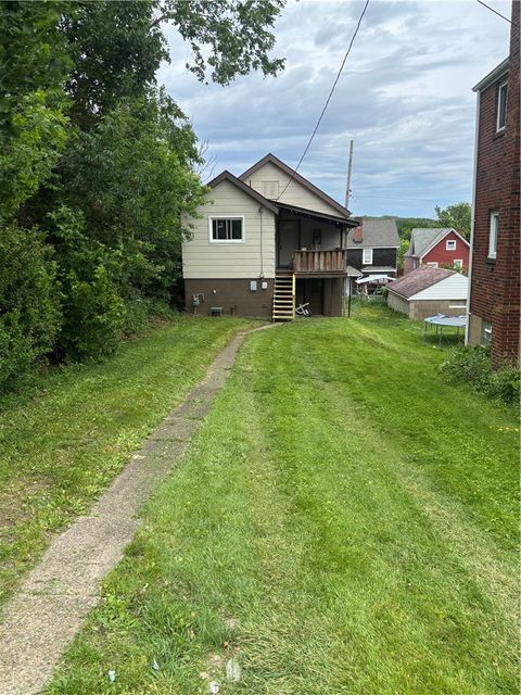 Photo of 508 N 8th St, Clairton, PA 15025 (MLS # 1758380)