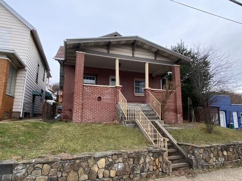 836 Duss Ave Ambridge PA 15003