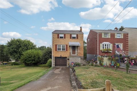 Photo of 2130 Parklyn St, Pittsburgh, PA 15234 (MLS # 1731864)