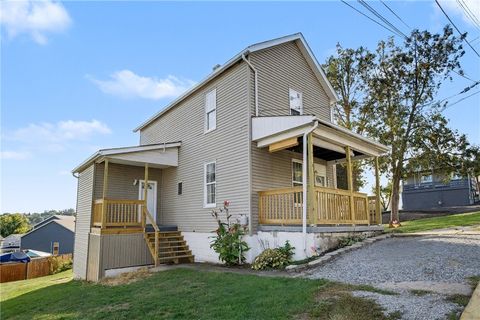 Photo of 211 Crawford St, Houston, PA 15342 (MLS # 1723507)
