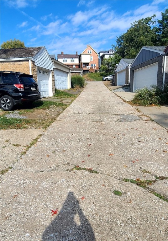 1218 Dormont Ave