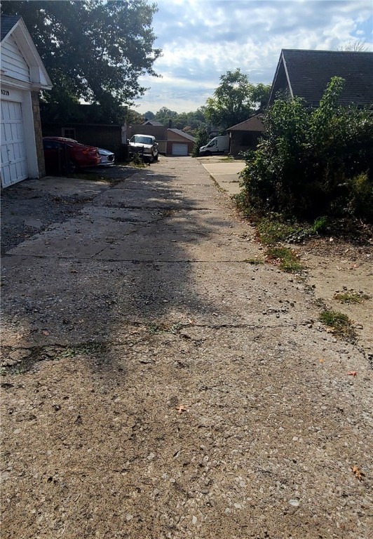 1218 Dormont Ave