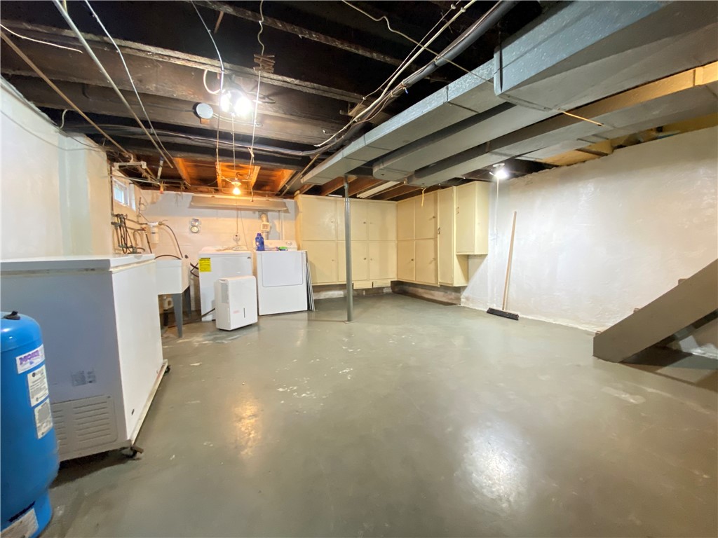 Hempfield Twp - Mer, Pennsylvania 16125, United States, 3 Bedrooms Bedrooms, ,1 BathroomBathrooms,Residential,Contingent,133559