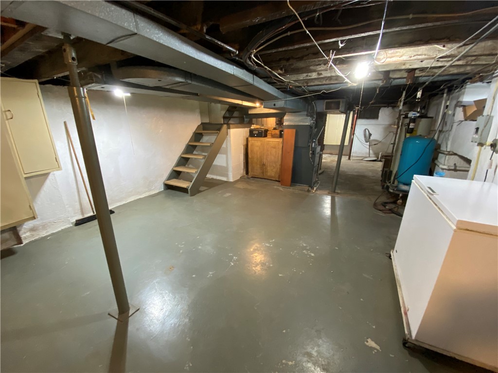 Hempfield Twp - Mer, Pennsylvania 16125, United States, 3 Bedrooms Bedrooms, ,1 BathroomBathrooms,Residential,Contingent,133559