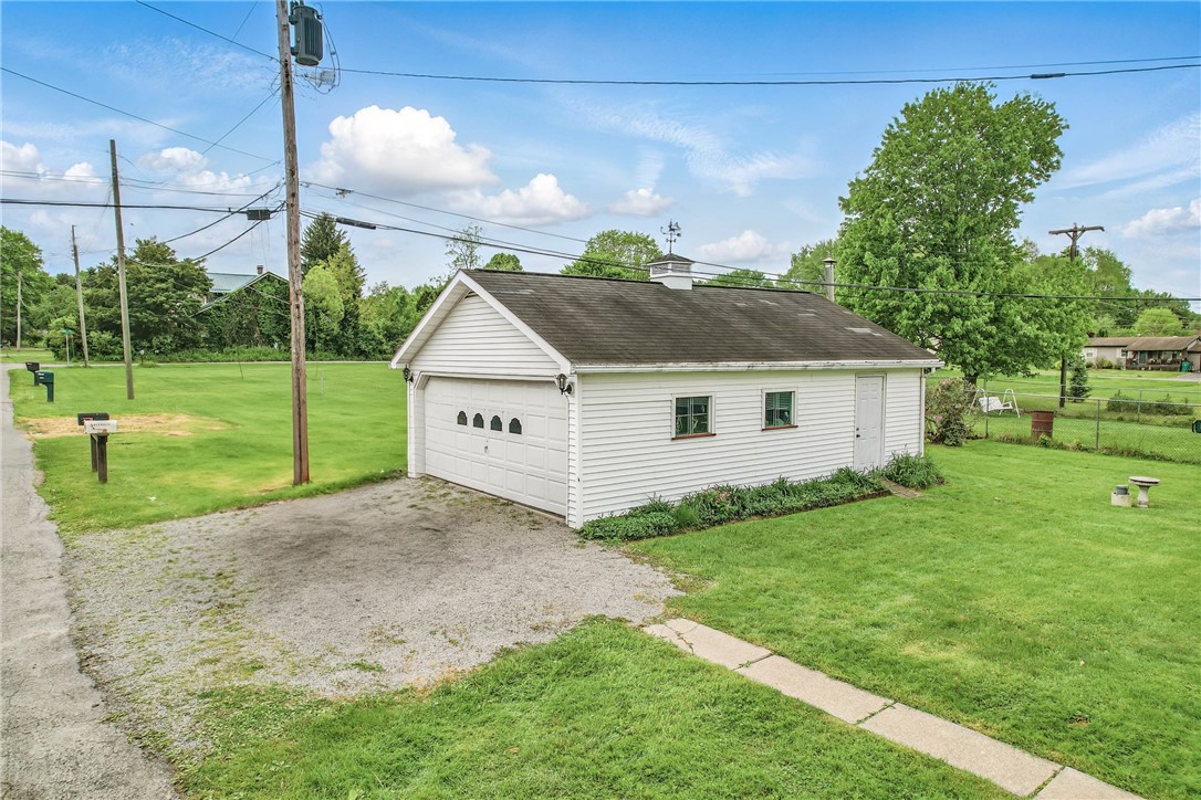 Hempfield Twp - Mer, Pennsylvania 16125, United States, 3 Bedrooms Bedrooms, ,1 BathroomBathrooms,Residential,Contingent,133559