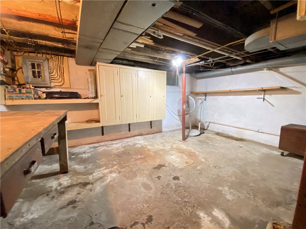 Hempfield Twp - Mer, Pennsylvania 16125, United States, 3 Bedrooms Bedrooms, ,1 BathroomBathrooms,Residential,Contingent,133559