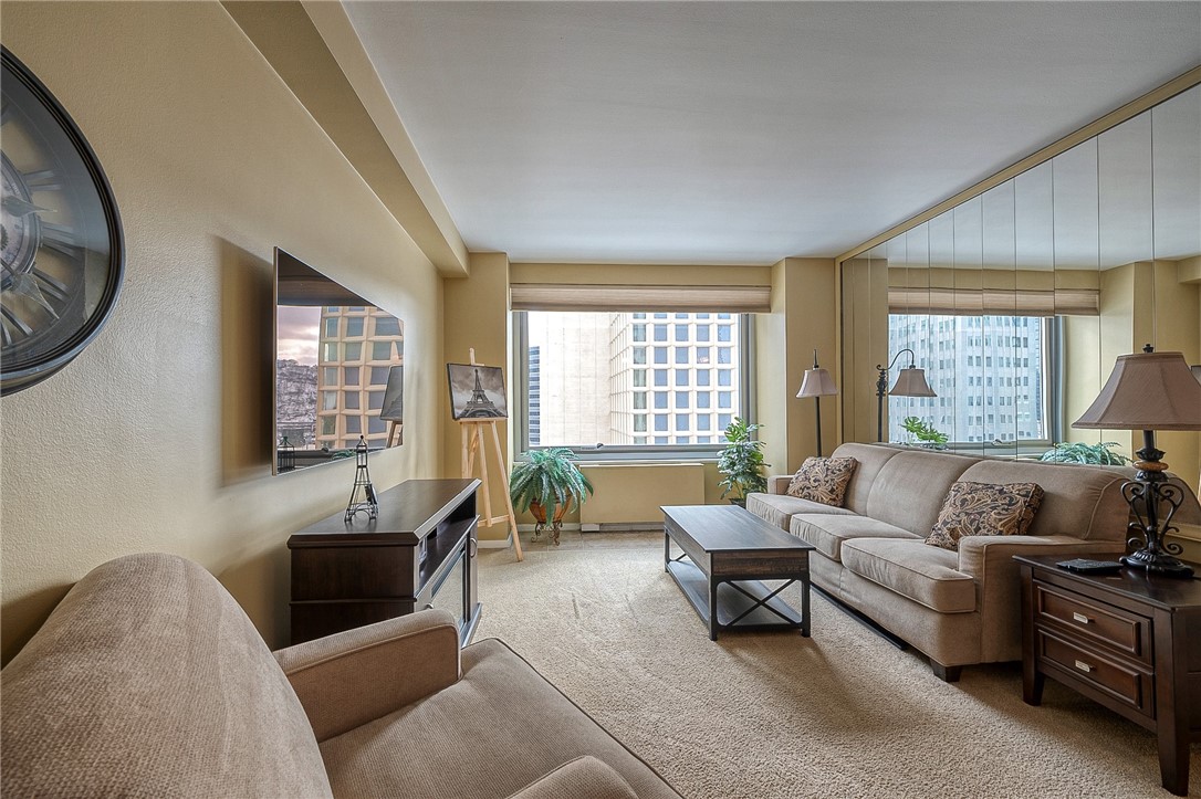 320 Fort Duquesne Blvd 12O