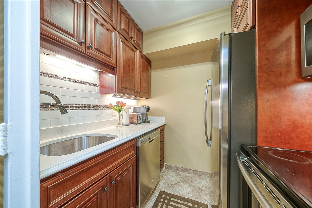 320 Fort Duquesne Blvd 12O