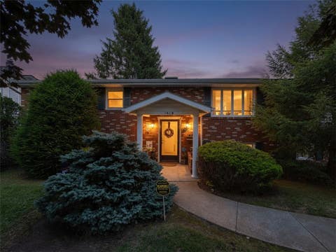 Homes For Sale - 1619 Stanton Ave Ave<br/> New Castle, PA 16101