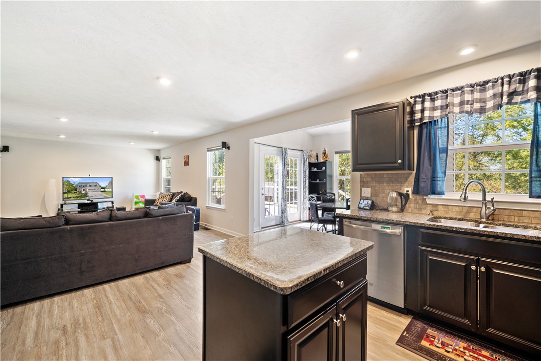 South Fayette, Pennsylvania 15057, United States, 3 Bedrooms Bedrooms, ,3 BathroomsBathrooms,Residential,Contingent,43447