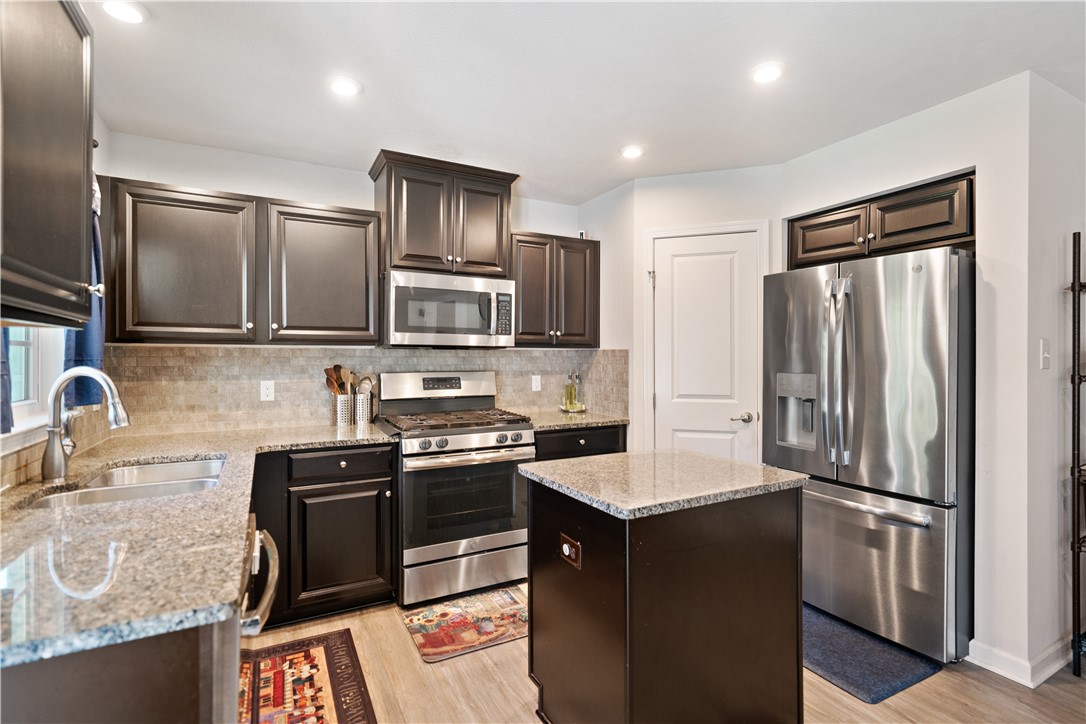 South Fayette, Pennsylvania 15057, United States, 3 Bedrooms Bedrooms, ,3 BathroomsBathrooms,Residential,Contingent,43447