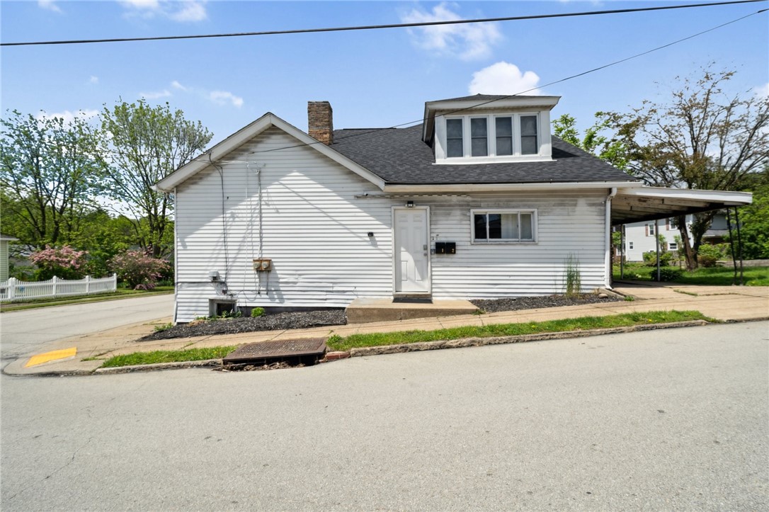 657 Grove St