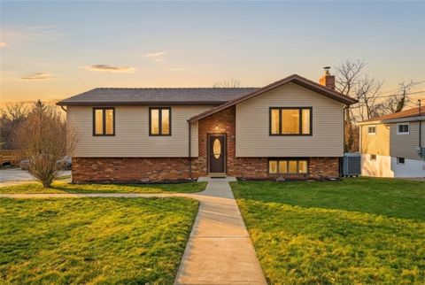 Photo of 504 Fannie Street Ext, Mcdonald, PA 15057 (MLS # 1743383)