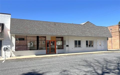 Photo of 111 N Fairfield Street, Ligonier, PA 15658 (MLS # 1724743)