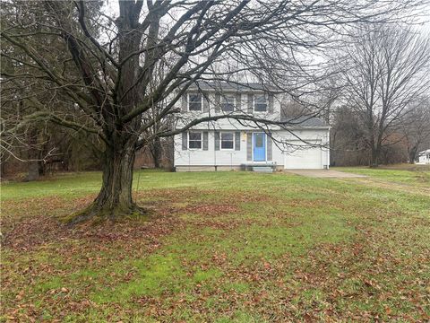 Photo of 395 Dermond Rd, Hermitage, PA 16148 (MLS # 1735274)